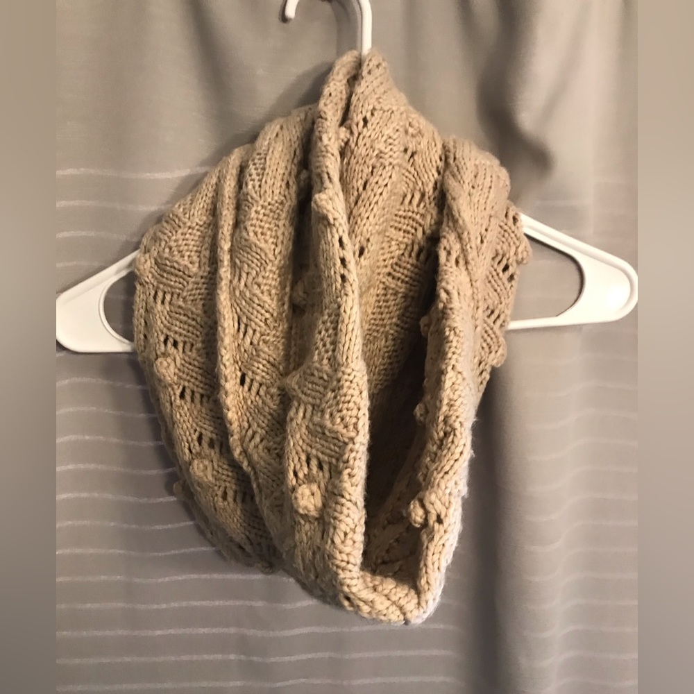 Gap Beige Chunky Knit Cowl Infinity Scarf One Size 15 Percent Wool - Picture 3 of 6